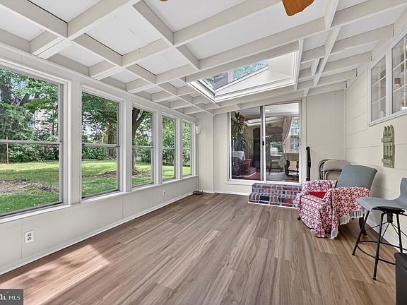 4th image of 103 Purnell Ave