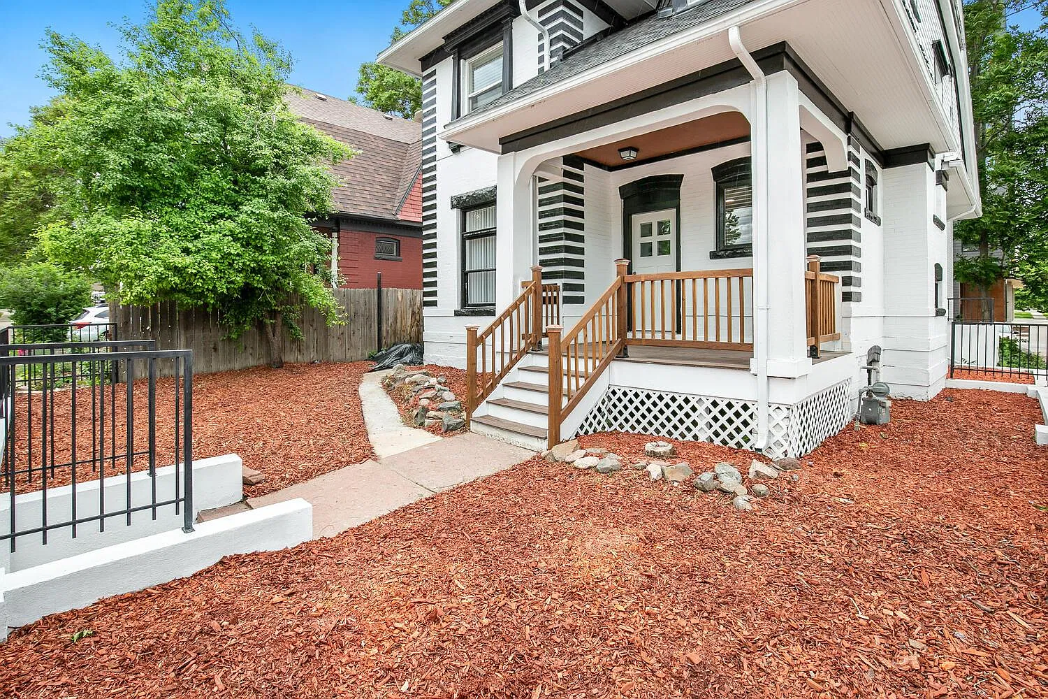 1579 N Franklin St — Photo 3
