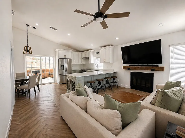 Canyon Pines Pl — Photo 3