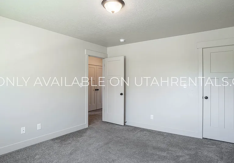 161 N 1275 W — Photo 20