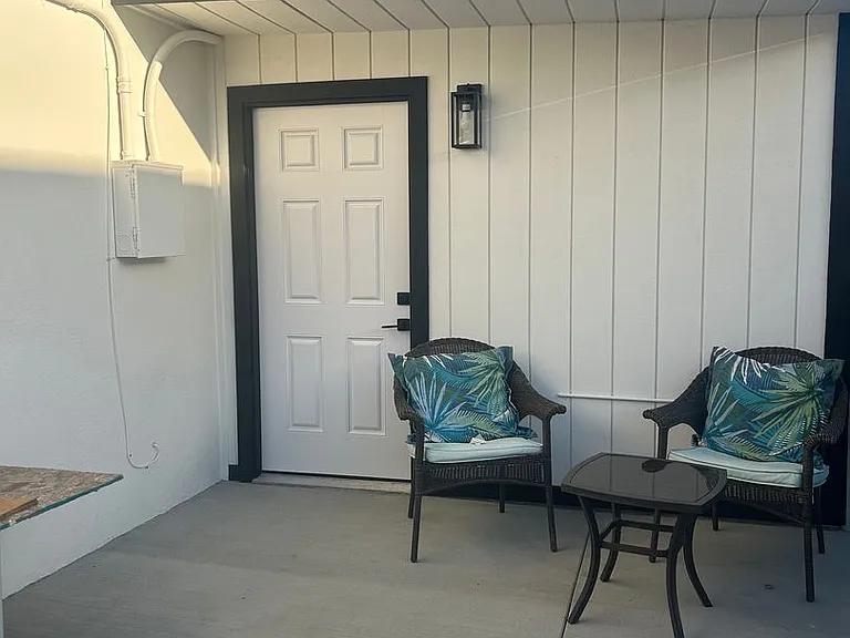 1309 E Mission Ave — Photo 1
