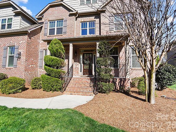 4th image of 2528 Springs Dr