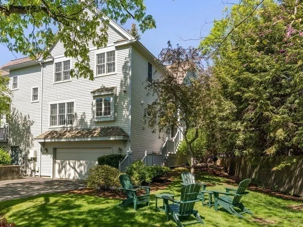 1123 Beacon St #7, Newton, MA 02461