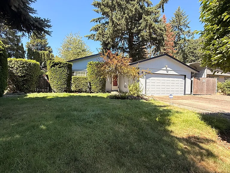 204 NE 148th Ave — Photo 3