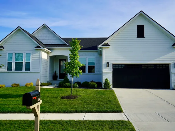 804 Whispering Oaks Dr, Carmel, IN 46032