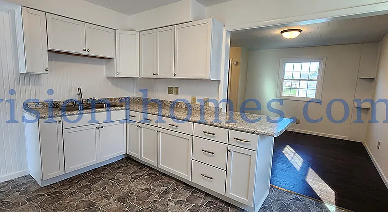 2076 W Wayne St — Photo 17