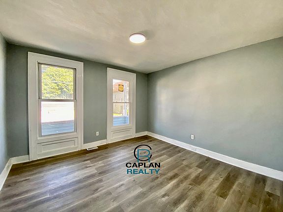 4th image of 62 Elliott St #1