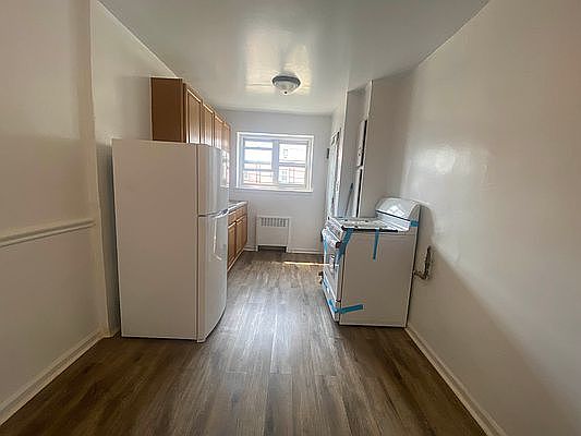 3rd image of 10 Eleven Beach St #30-2B