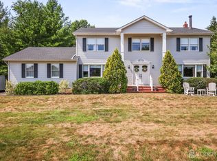 13 Regent Dr, Monroe Township, NJ 08831