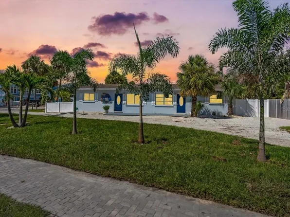 201 75th St #A, Holmes Beach, FL 34217