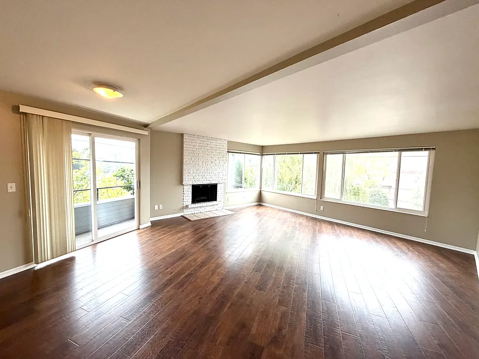 2663 Thorndyke Ave W #202
