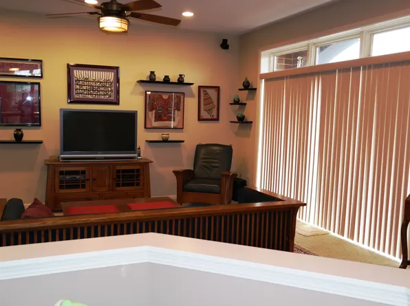370 Western Ave #703, Des Plaines, IL 60016
