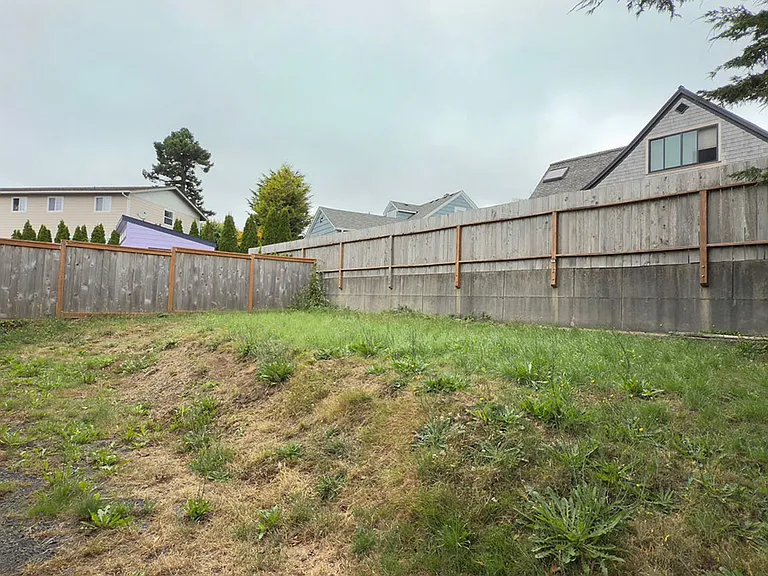 322 Pleasant Ave — Photo 27