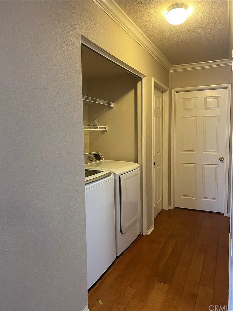 3 bed, 1111 sqft, $2,700 — Photo 3