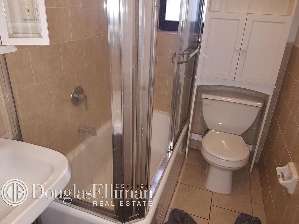 2nd image of 150 W 21st St APT 1J