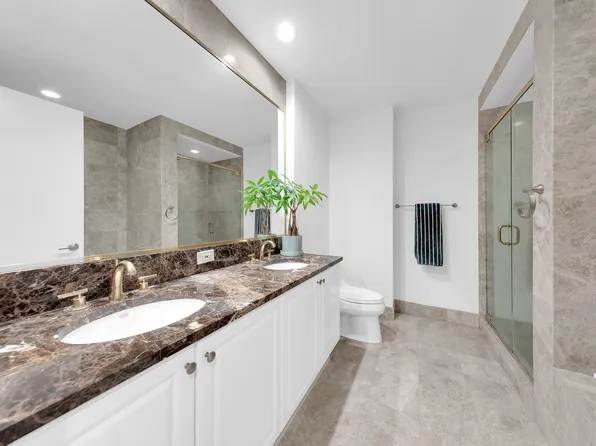 220 Riverside Boulevard image 6 of 14