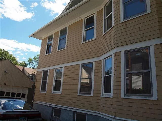 3 bed, 1200 sqft, $1,875 — Photo 2