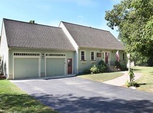 28 McGuire Rd, Sutton, MA 01590