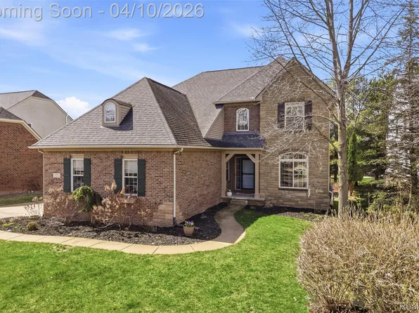 151 Singh Blvd, South Lyon, MI 48178