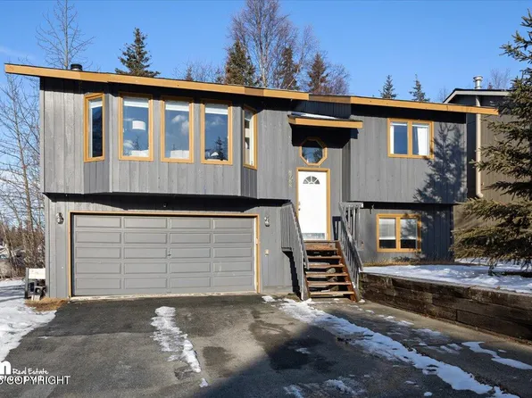 8788 Kak Island St, Eagle River, AK 99577