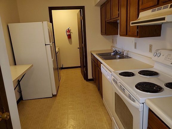 5th image of 511 Columbia Dr APT C