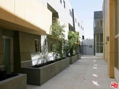 1120 N El Centro Ave APT 18, Los Angeles, CA, 90038