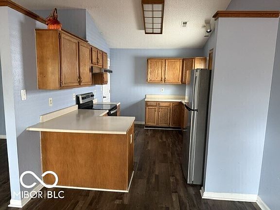 4th image of 8107 Southern Trails Pl