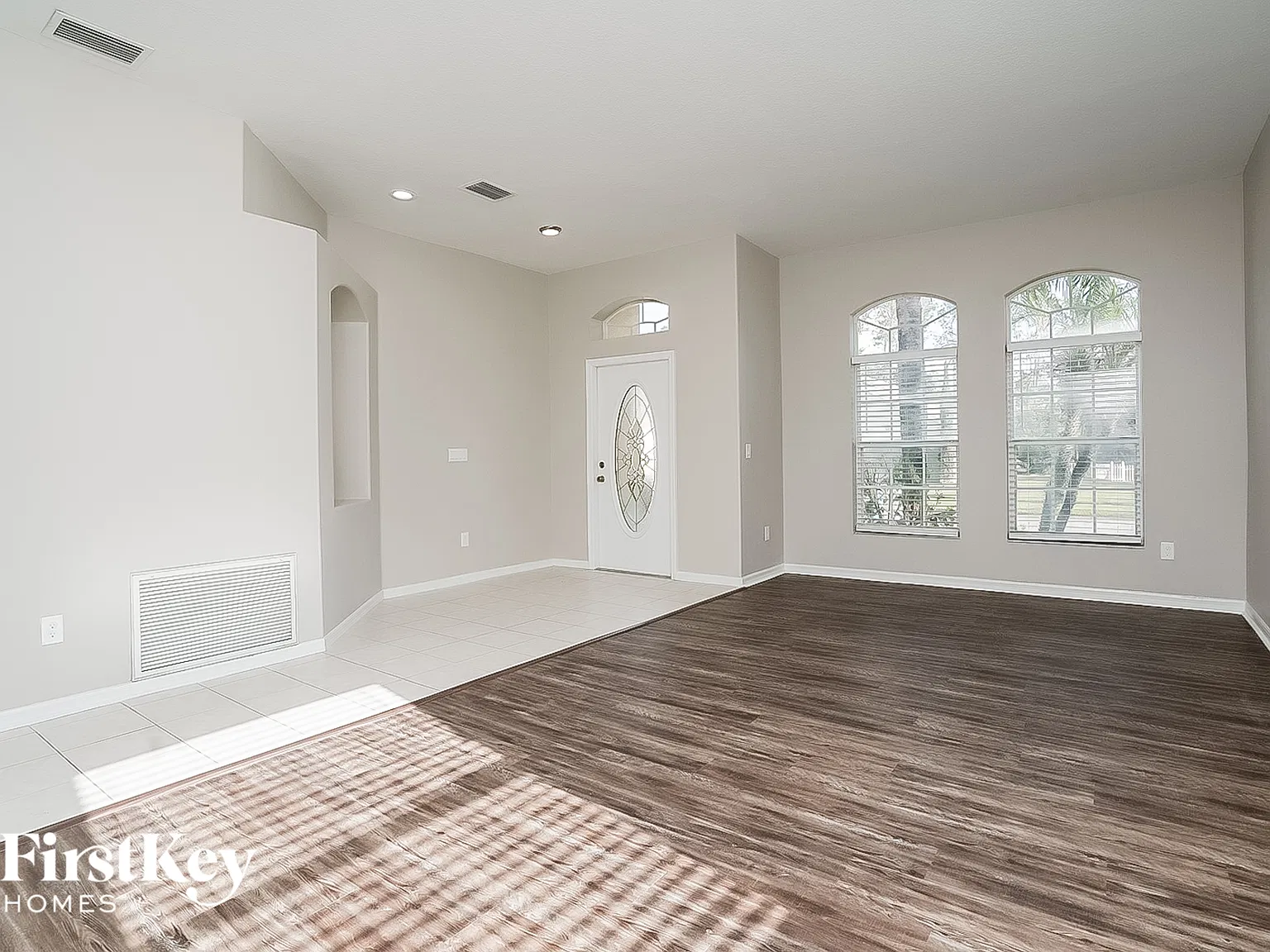 4 bed, 2.0 bath, 2409 sqft, $2,895 — Photo 3