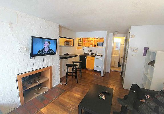 4th image of 430 E 13th St APT 6R