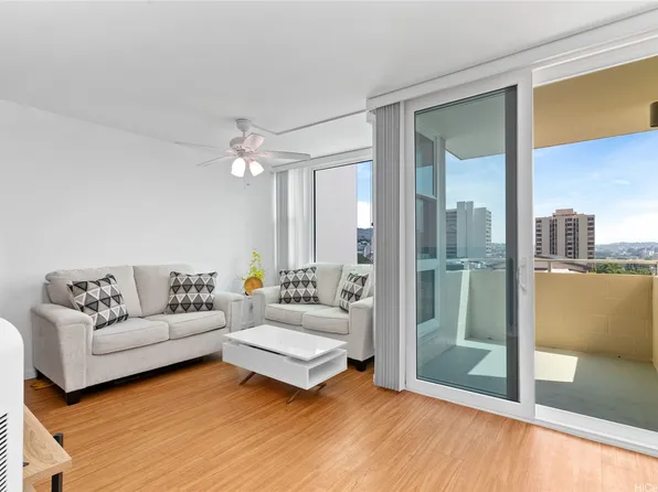 1624 Dole St APT 604, Honolulu, HI 96822