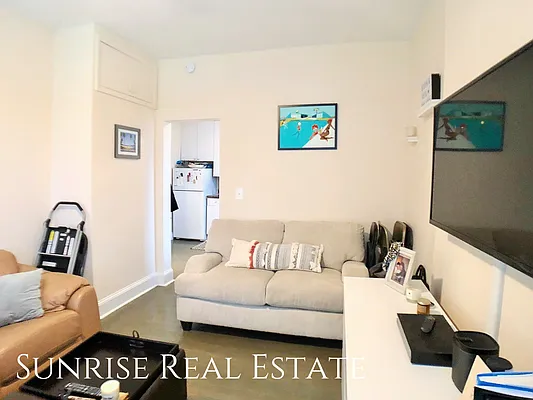 Rented by Sunrise Real Estate | media 17
