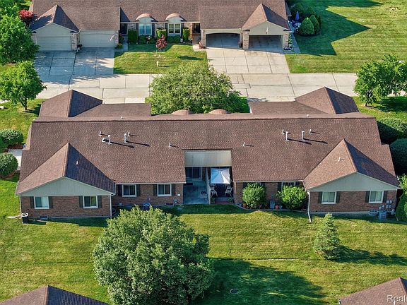 4th image of 15908 Plymouth Dr #387