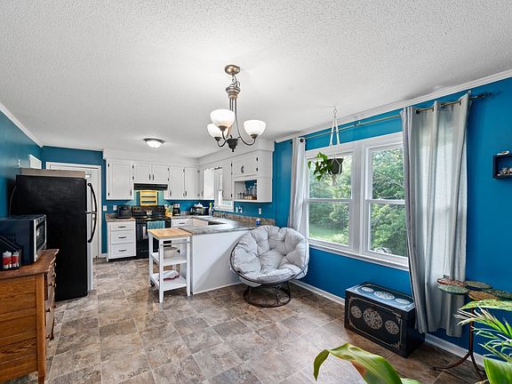 5th image of 2711 Dove Ct