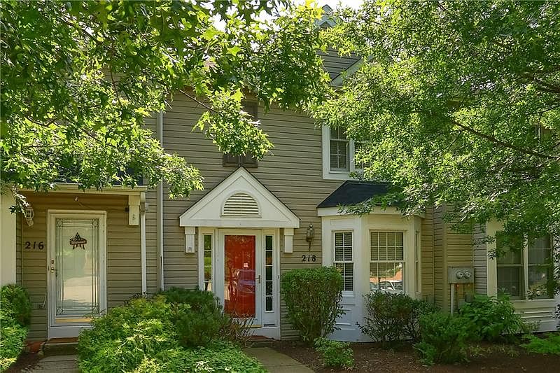 1st image of 218 Cranbrooke Dr