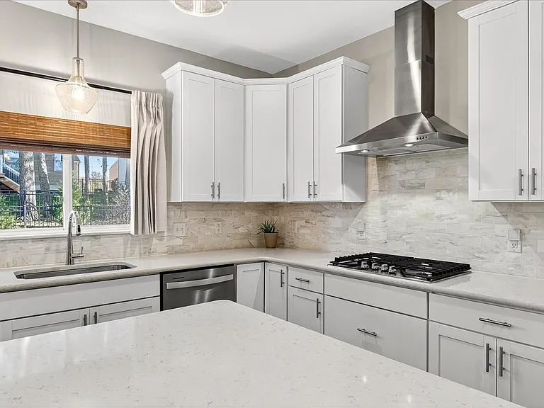 415 Filipp Ln — Photo 37