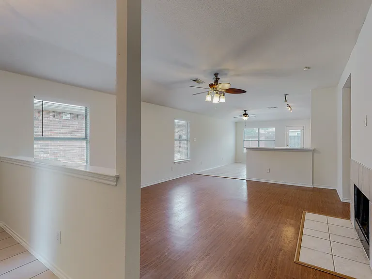 3206 Candlebrook Dr — Photo 4