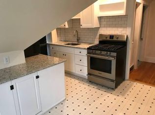 536 Lexington St APT 2, Waltham, MA 02452