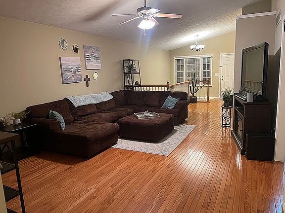 3rd image of 1102 Wanda Way