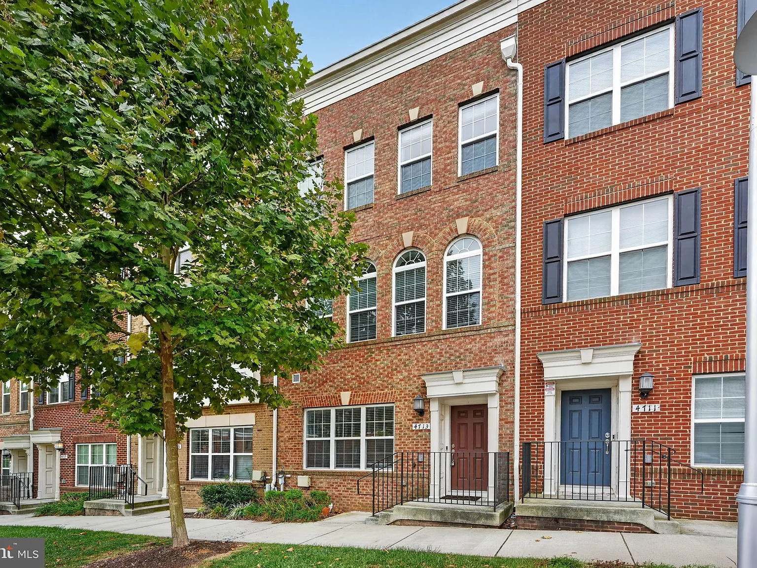 3 bed, 5.0 bath, 1680 sqft, $3,500 — Photo 3