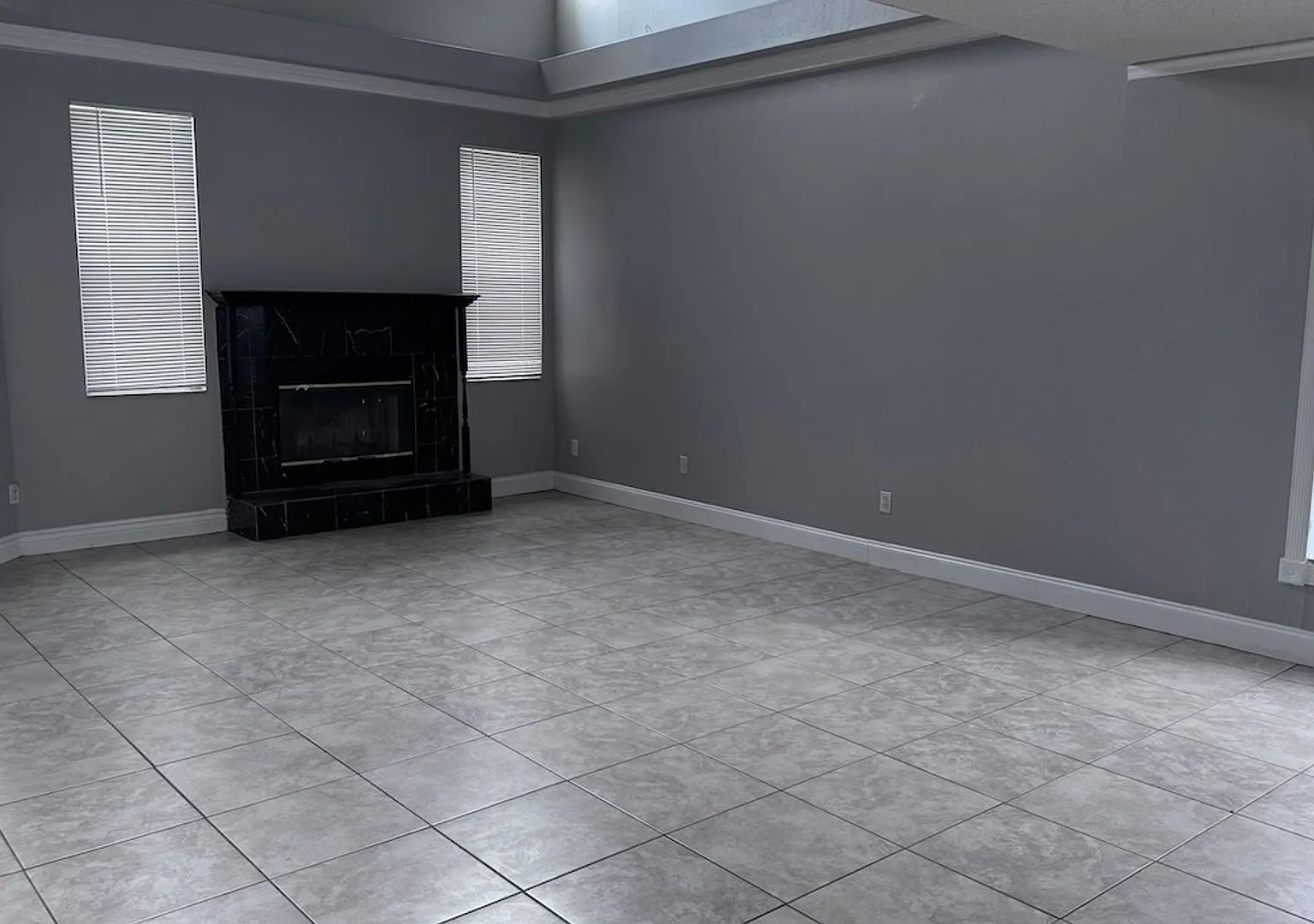 Spacious 3/2.5 Home in River Ridge with Pool in East Orlando — Photo 2