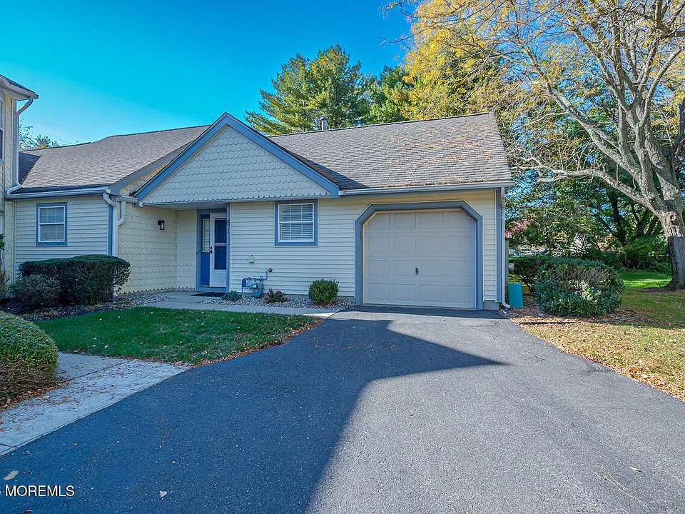 81 Poplar Pl
