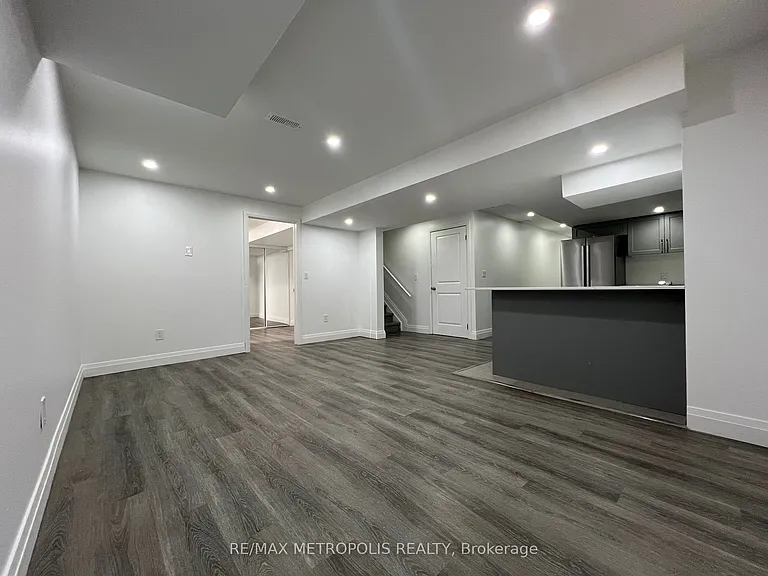 126 Frank Kelly Dr #BASEMENT — Photo 17