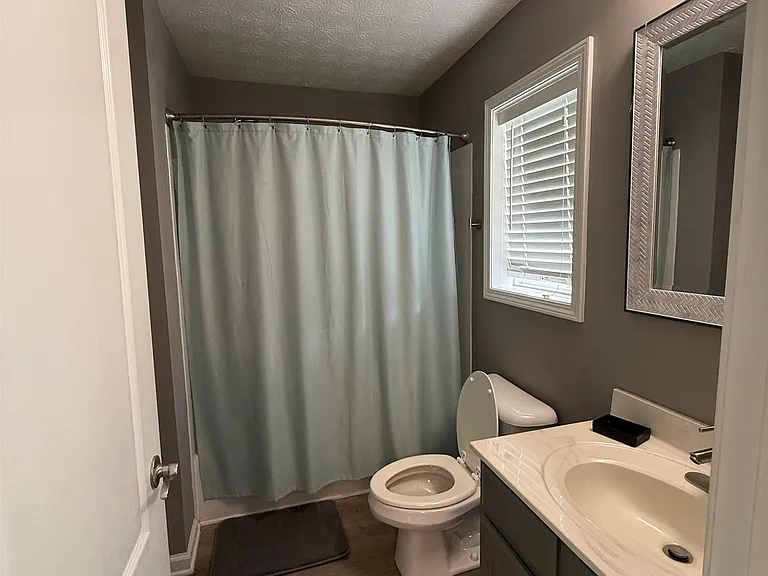 1011 Red Bud St — Photo 7