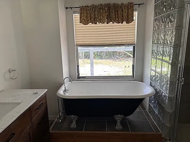 533 NW Avon Ave — Photo 7