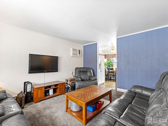 4th image of 29 Park Ave