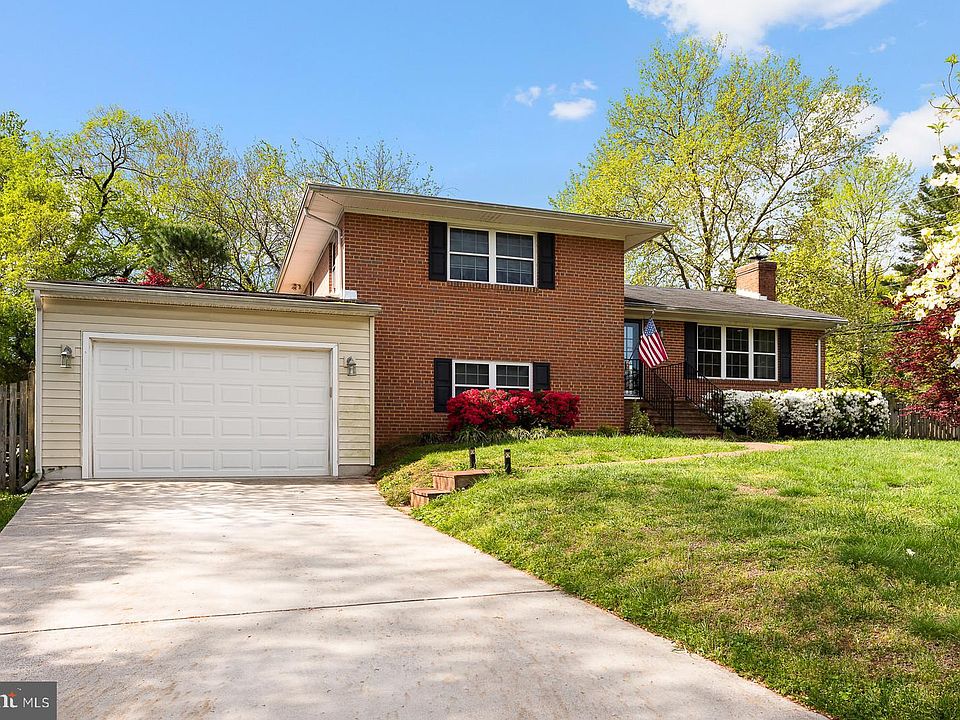 1st image of 6821 Broyhill St