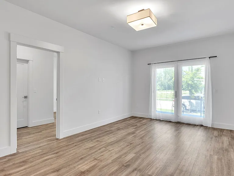 121 Shea Dr — Photo 37