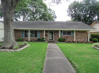 2305 Clayton Dr, Baytown, TX 77520