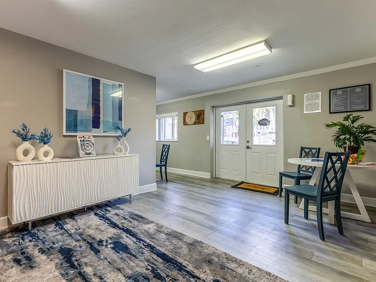 Riverwalk Apartments — Photo 19