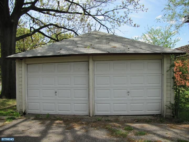 2nd image of 1619 Cinnaminson Ave